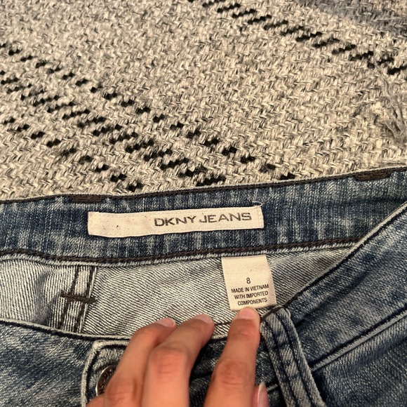 dkny light wash jeans - Picture 3 of 5